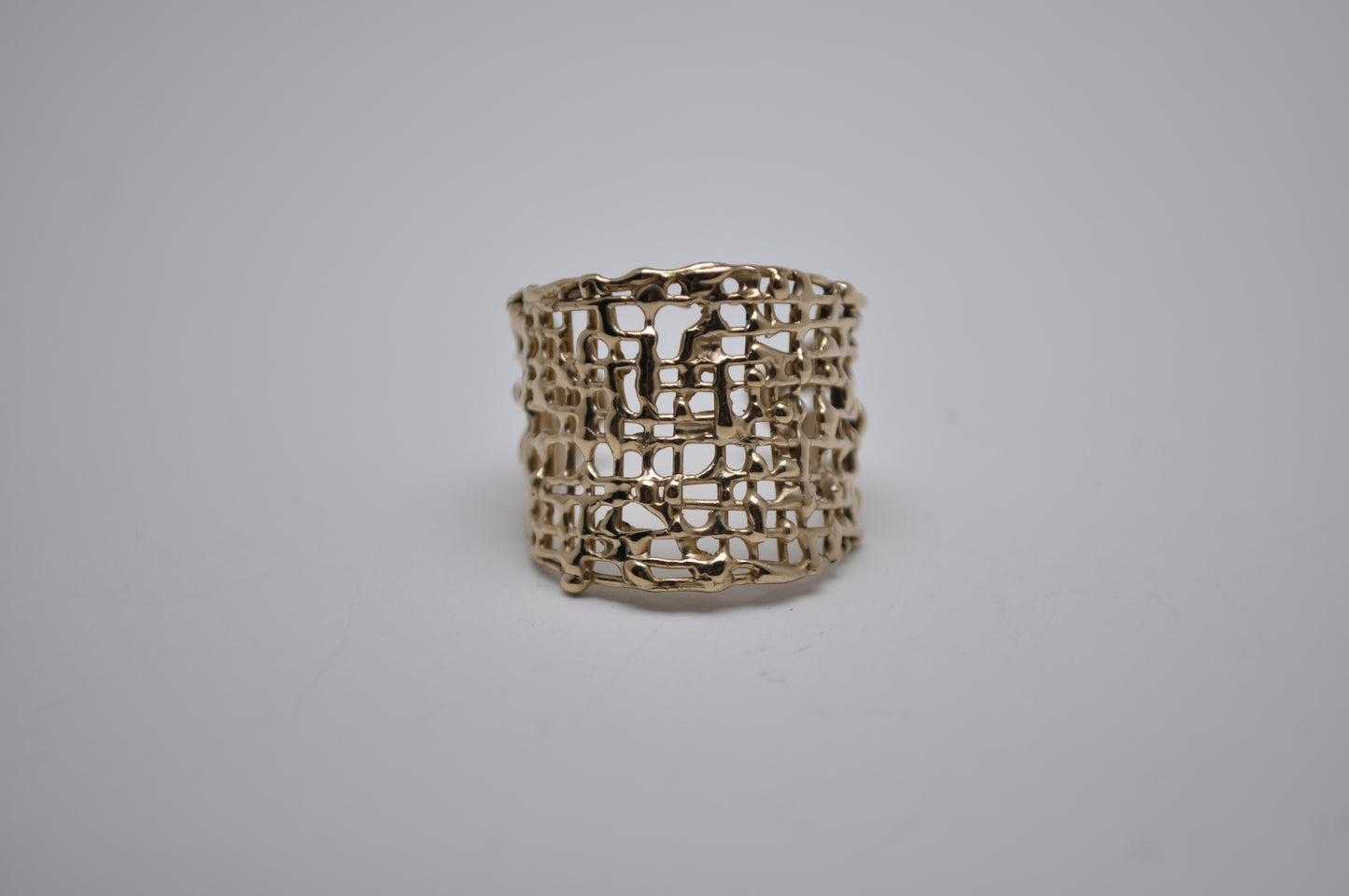 Waffle band ring