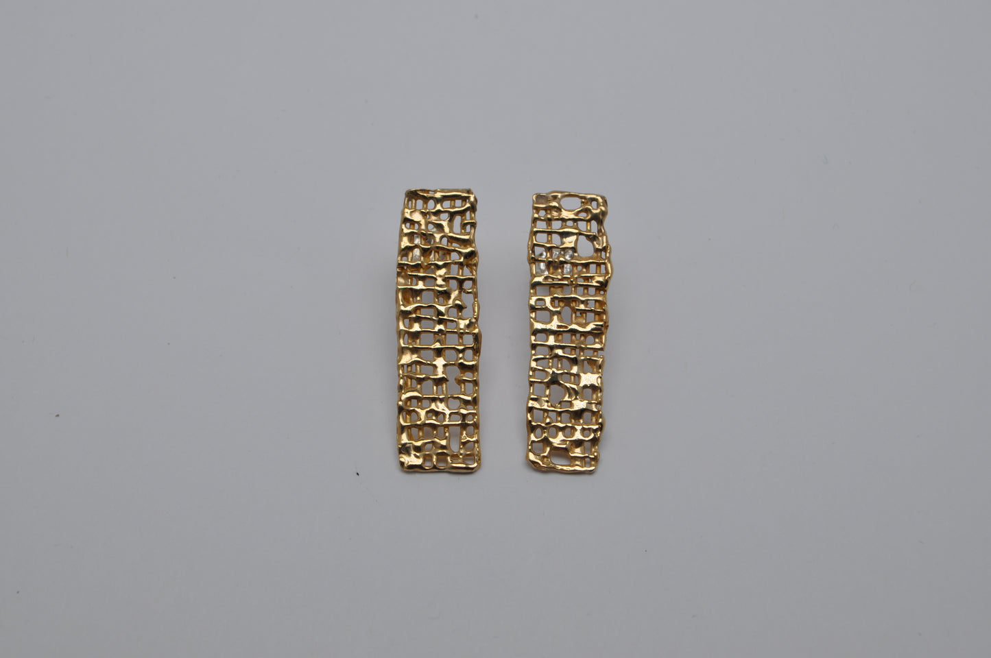 Single waffle earrings