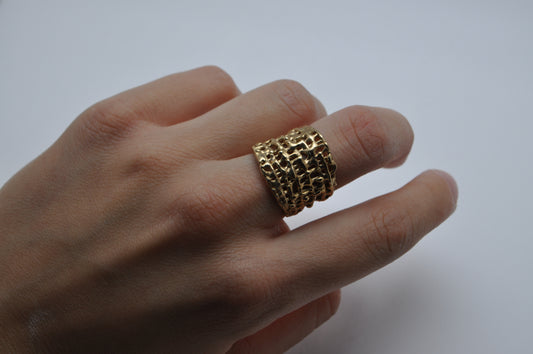 Waffle band ring