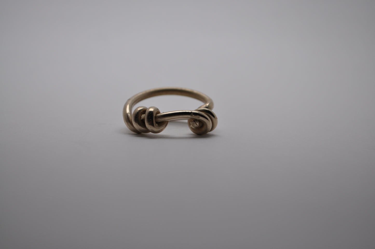 Double knot ring
