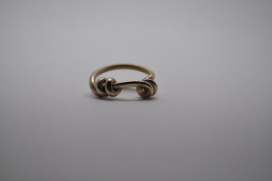 Double knot ring