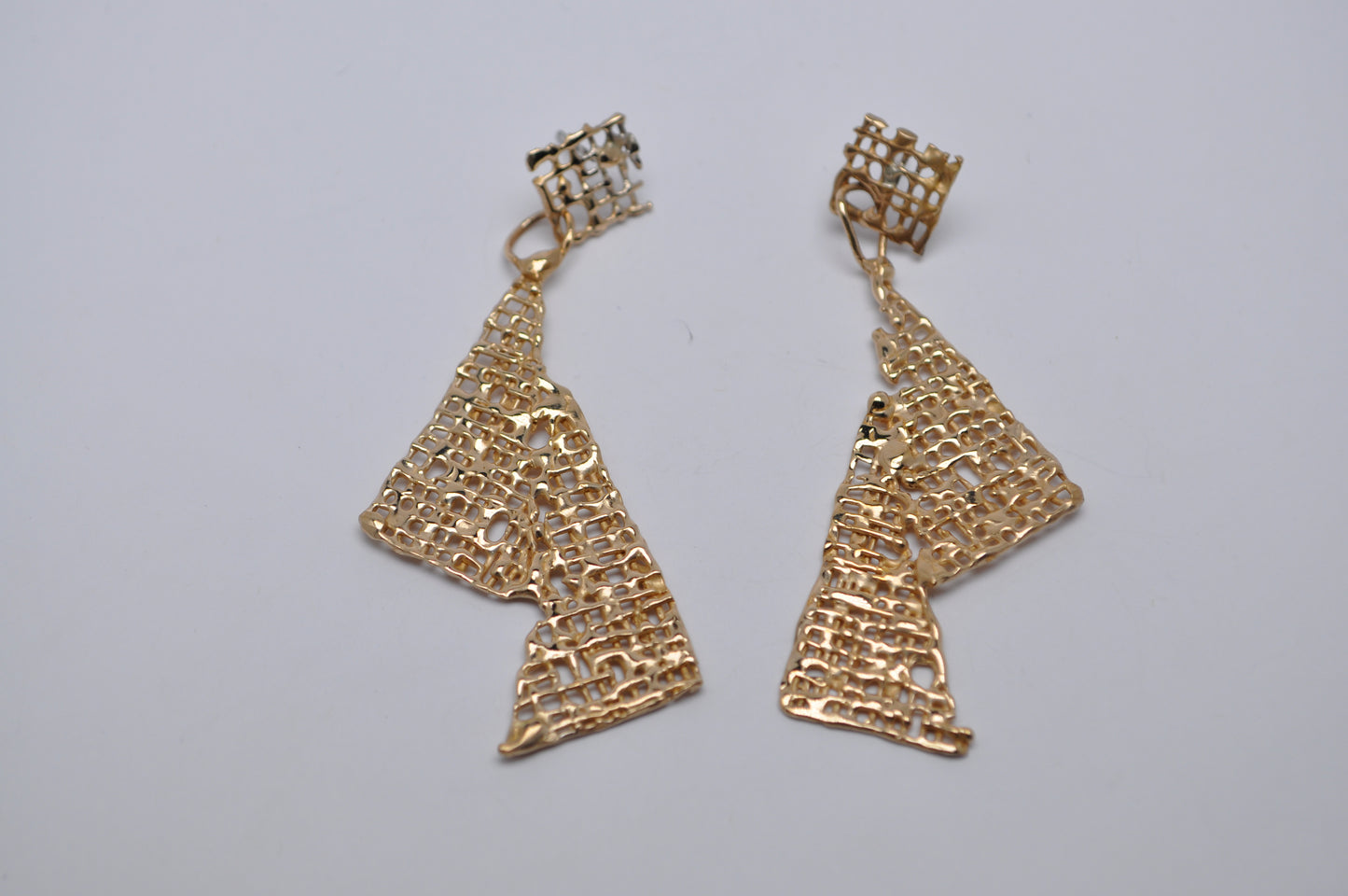 Composed waffle earrings