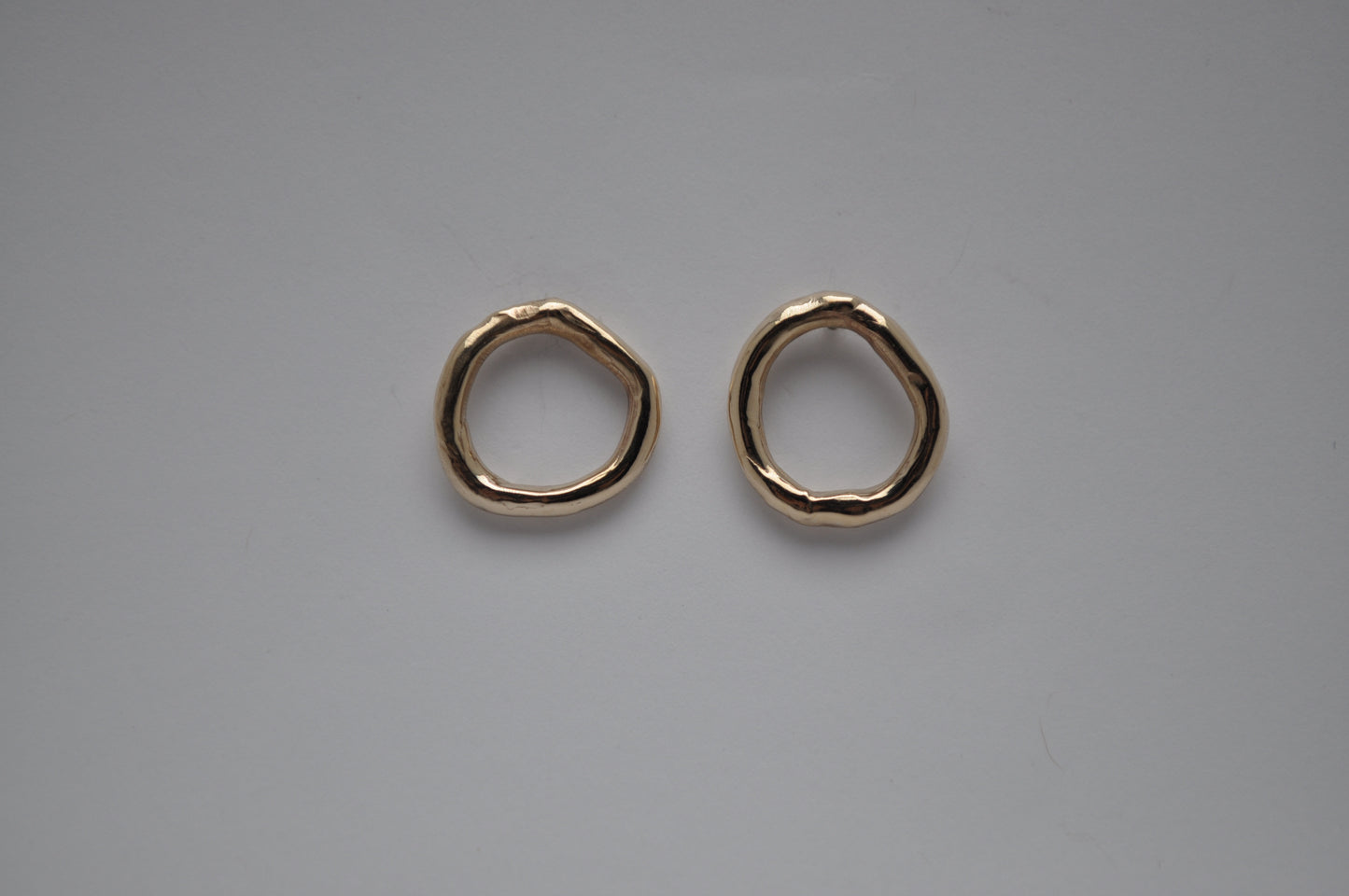 Mini zero earrings
