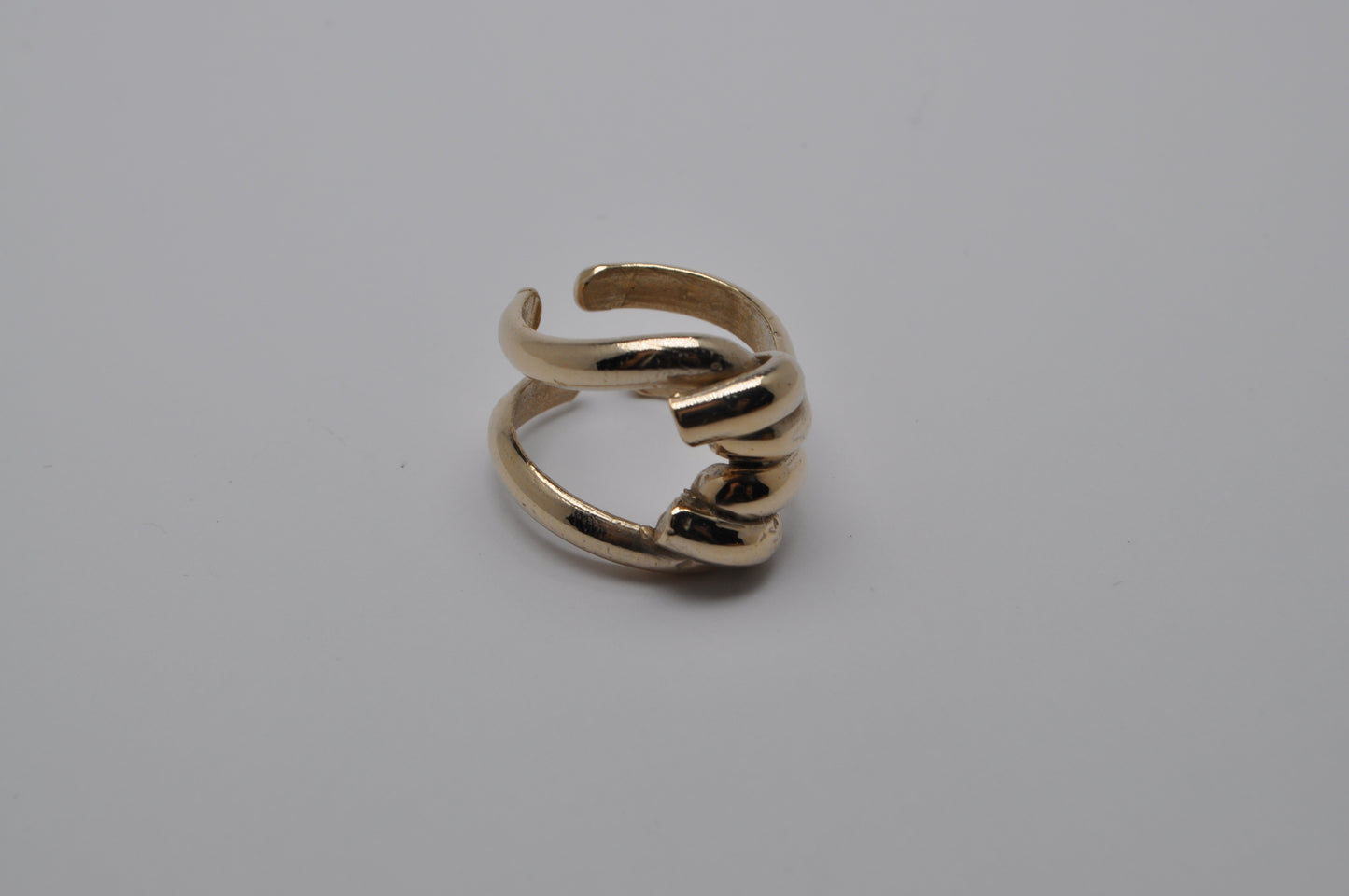 Knot a ring