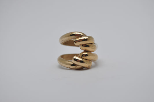 Knot a ring