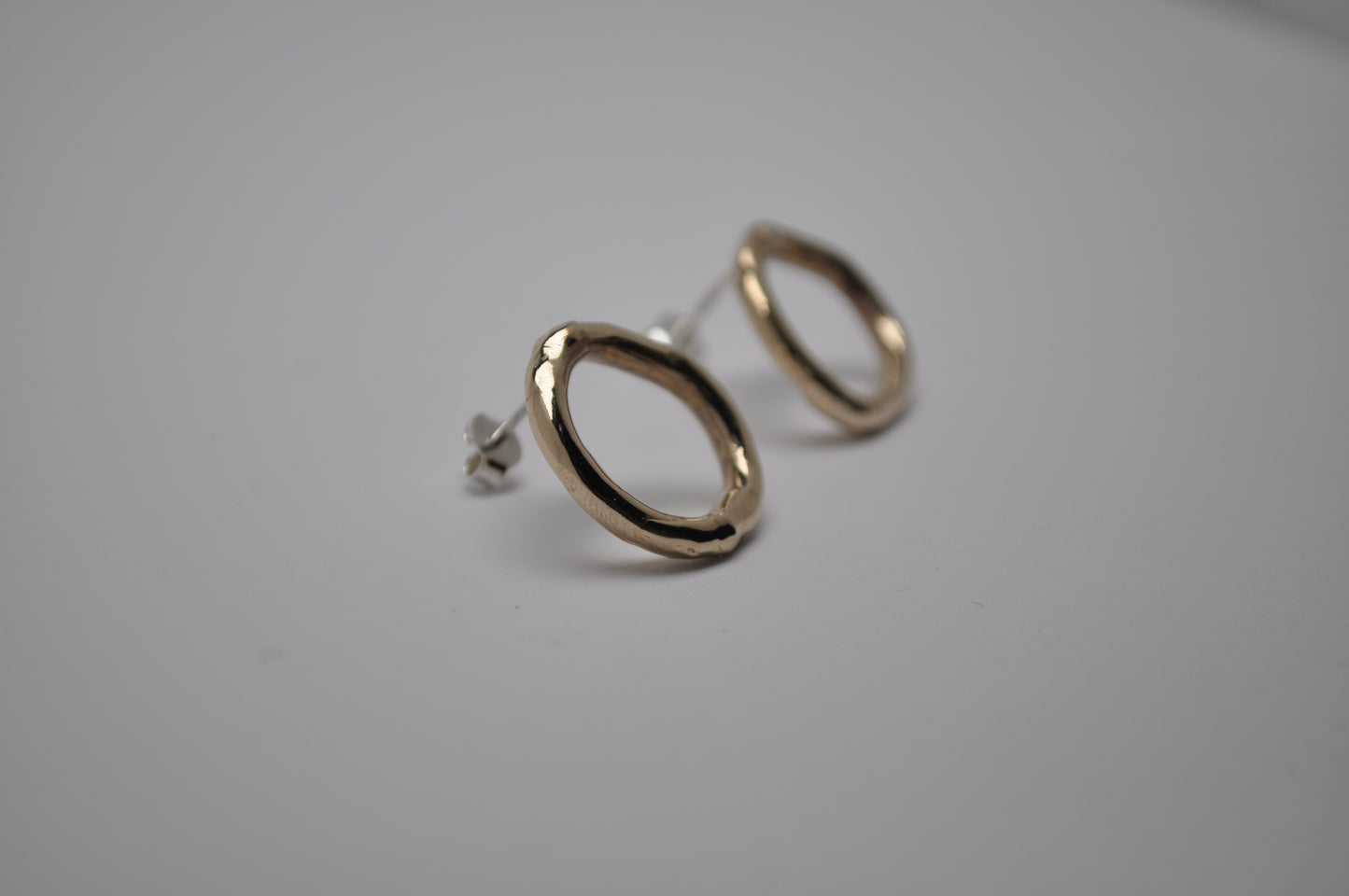 Mini zero earrings