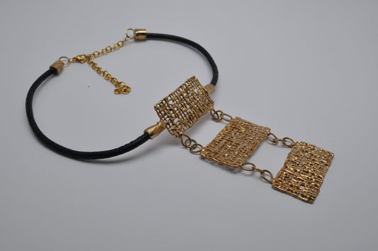 Triple waffle choker