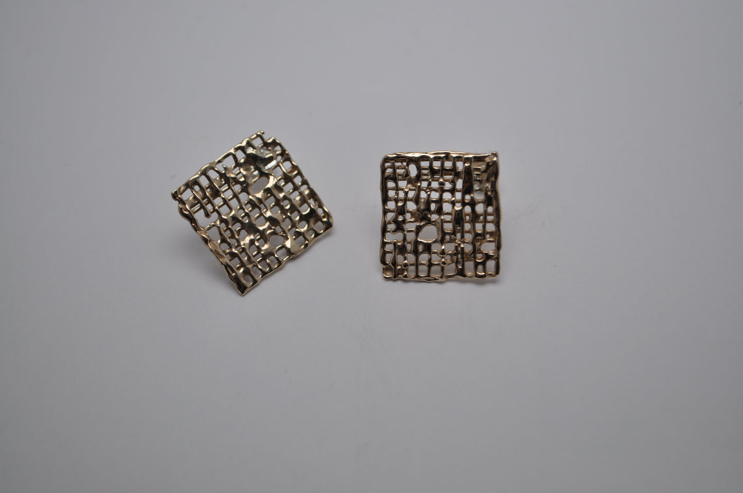 Single waffle earrings
