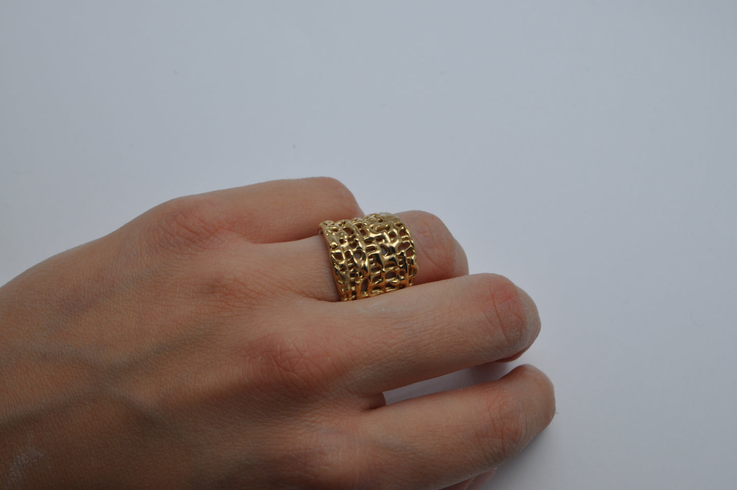Waffle band ring