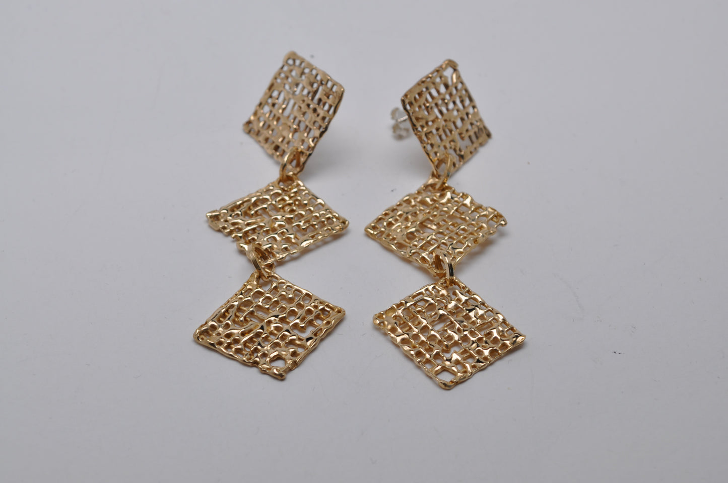 Dame waffle earrings