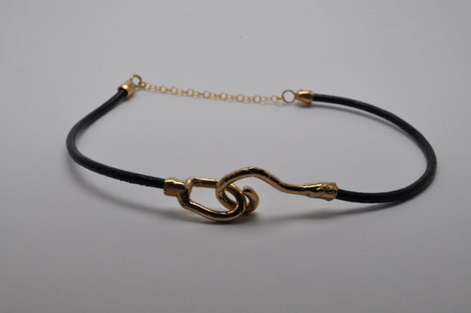 Hooked choker