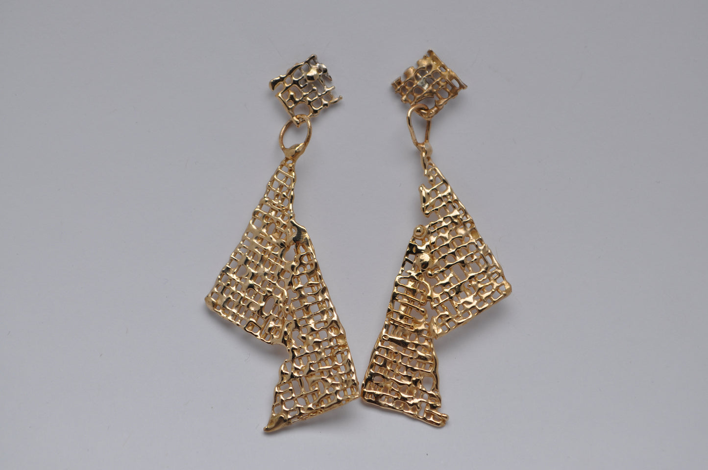 Composed waffle earrings