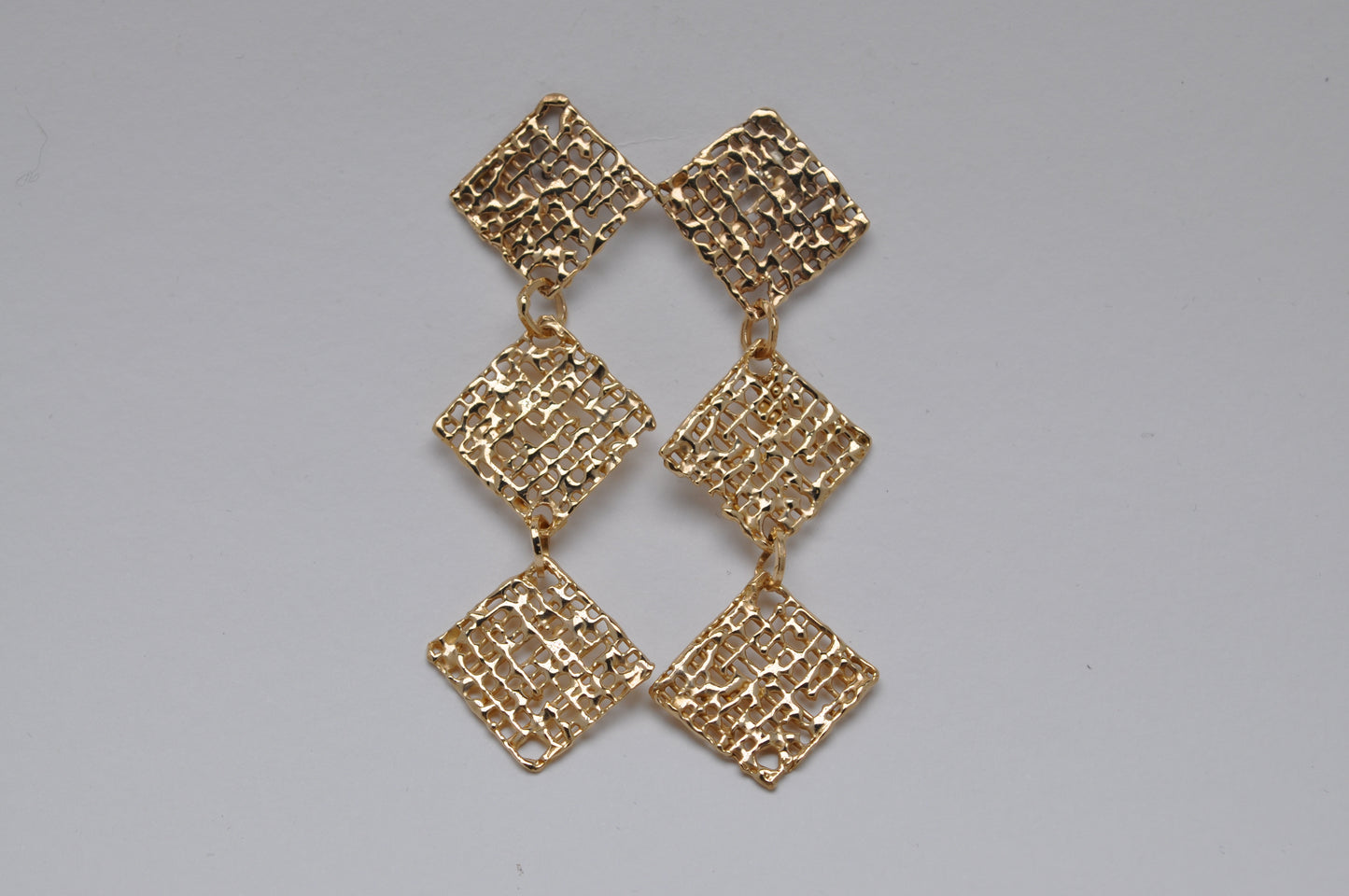 Dame waffle earrings